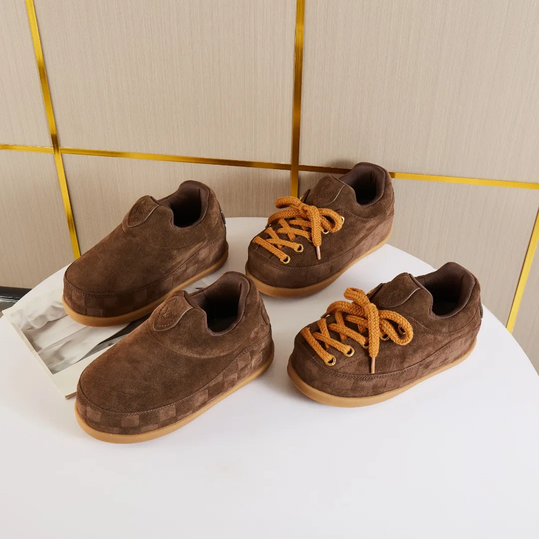 💰💰💰 660 hot style 🆕🆕🆕𝙇𝙑🔥New models are on the shelves🔥 Louis Vuitton 25ss, LV co-branded nigo YETI Fat Ding is ugly and cute, many Internet celebrities have put it on the show, a classic and versatile item. Fabric: imported high mercerized cowhide suede. Lining: High-grade elastic mesh, original molded outsole. Size: women's clothing, 35-41 (customized for women's 40 and 41), men's clothing 39-46 (customized for 45-46)